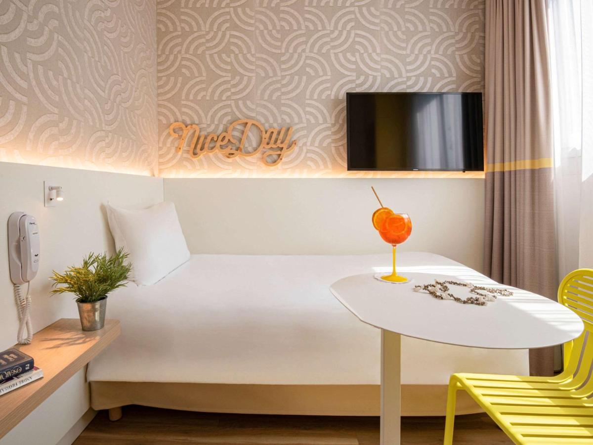 ไอบิส สไตล์ นีซ แก๊ป 3000 แอโรปอร์ Hotel แซ็งต์-โลร็อง-ดู-วาร์ ภายนอก รูปภาพ