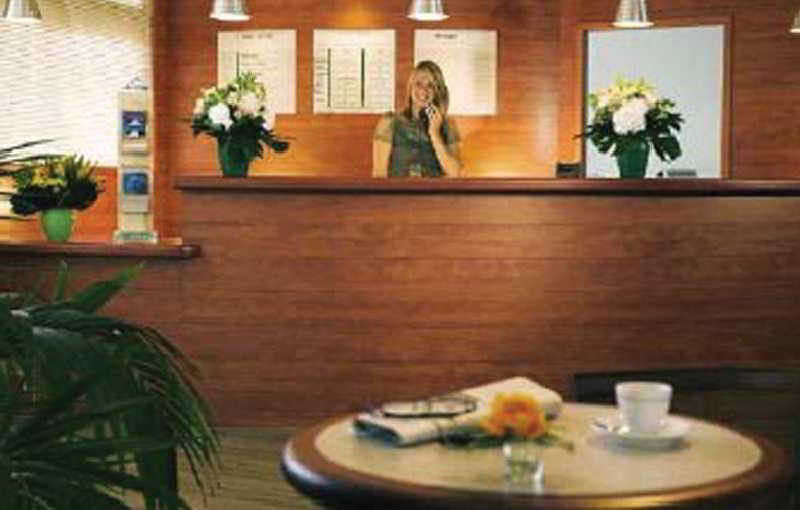 ไอบิส สไตล์ นีซ แก๊ป 3000 แอโรปอร์ Hotel แซ็งต์-โลร็อง-ดู-วาร์ ภายนอก รูปภาพ